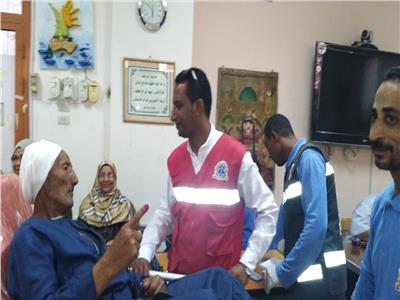 «الحاج عبد الراضي» صاحب الـ80 عامًا يصوت على التعديلات الدستورية