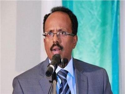 رئيس الصومال يصل القاهرة للمشاركة في قمة الشركاء الإقليميين للسودان