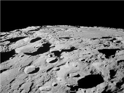 صور| ناسا: القمر يتقلص حجمه.. ويتعرض للزلازل