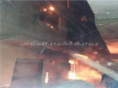5 سيارات إطفاء للسيطرة علي حريق بأحد العقارات في عزبة النخل