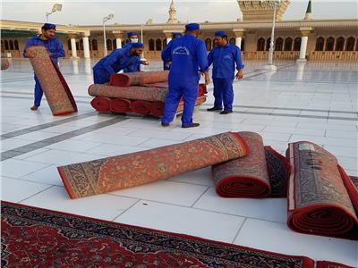 صور| الحرم النبوي يتجمل لاستقبال زواره من كل أنحاء العالم