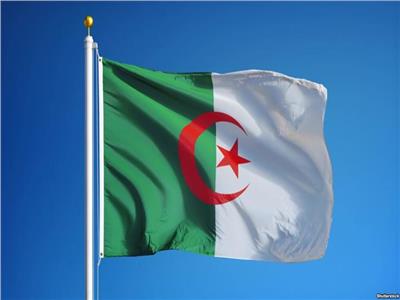 النائب العام الجزائري يحيل ملفي رئيسي وزراء سابقين للمحكمة العليا