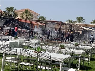 السيطرة على حريق مجمع مطاعم رأس البر بدمياط