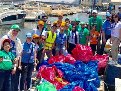 متطوعون ينجحون في تنقية النيل من 2 طن نفايات بلاستيكية