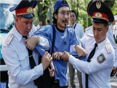 الداخلية الكازاخية: توقيف 200 متظاهر في احتجاجات غير مرخصة