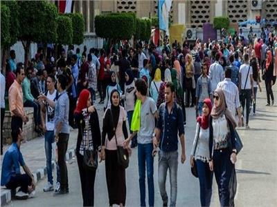 حقيقة منع الاختلاط بين الطلاب والطالبات بالجامعات المصرية بداية من العام القادم