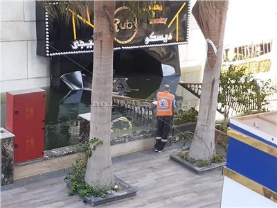 صور| مدير أمن الجيزة يتفقد غرق عوامة سياحية بالدقي