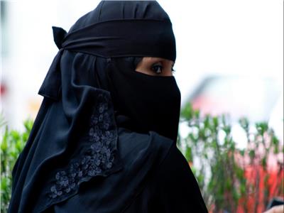 ما حكم لبس النقاب للمرأة أثناء آداء مناسك الحج؟| «المفتي» يجيب