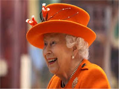 الملكة إليزابيث تهنيء منتخب إنجلترا بفوزه بكأس العالم للكريكيت