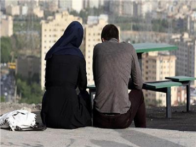 بلا التزامات أو عقد..«الزواج الأبيض» طريقة جديدة للتمرد الاجتماعي بإيران