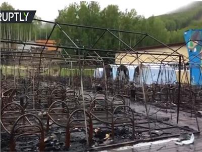 شاهد| اللقطات الأولى لحريق مخيم صيفي للأطفال شرقي روسيا