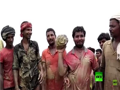 فيديو| سقوط نيزك بحجم كرة قدم في أحد حقول الأرز بالهند