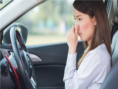  8 أسباب وراء انتشار رائحة البنزين داخل سيارتك
