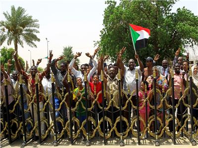 المجلس العسكري السوداني يختار ثلاثة من أعضائه للمجلس السيادي