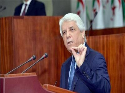 محكمة جزائرية تحتجز وزير العدل السابق بشأن مزاعم فساد