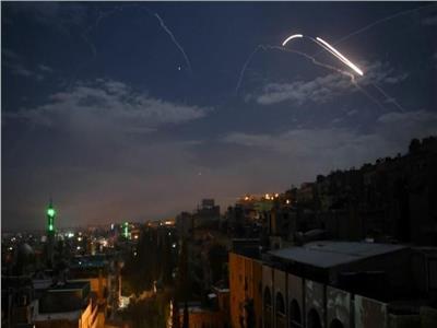 التلفزيون السوري: الدفاعات الجوية تتصدى لأهداف معادية في سماء دمشق
