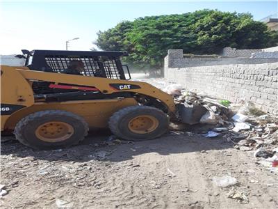 رفع 240 طن من القمامة والمخلفات الصلبة بقرى أبوقرقاص في المنيا
