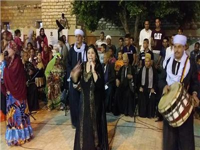 أغاني من التراث الشعبي وورش متنوعة بقرية العور سمالوط 