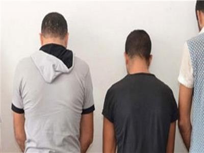 حبس 3 عاطلين سرقوا شخصا بالإكراه بمنطقة الوايلى