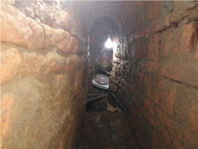 الكشف عن معبد بطلمي أثناء التنقيب عن الأثار بمدينة المنشاة بسوهاج      