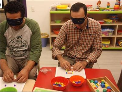 «طفل معاق بصريًا في فصل دراسي».. دورة تدريبية لتأهيل ذوي الاحتياجات الخاصة