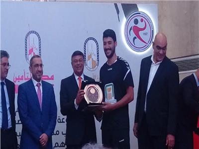 صور| مصر القابضة للتأمين تكرم فريق كرة اليد للناشئين