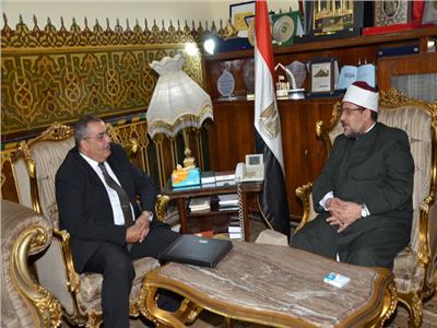 وزير الأوقاف يستقبل قنصل مصر الجديد بجدة