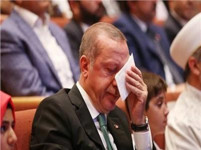 فيديو| انقسامات جديدة في حزب أردوغان.. واستقالة 840 ألف عضو