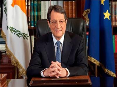 رئيس قبرص يصل القاهرة للمشاركة بالقمة الثلاثية 