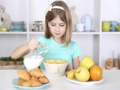 تعرفي على مكونات وجبة الإفطار المثالية لطفلك قبل الذهاب للمدرسة