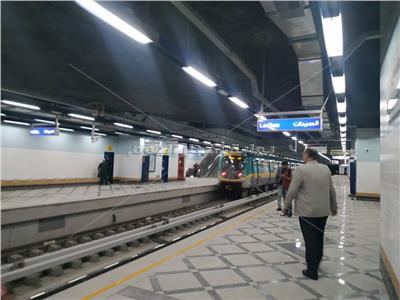 صور| مرور أول قطار مترو بمحطة هليوبولس في الخط الثالث