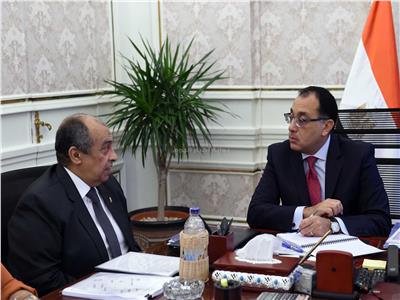 رئيس الوزراء يُتابع مع وزير الزراعة خُطوات تطوير الحجر الزراعي المصري