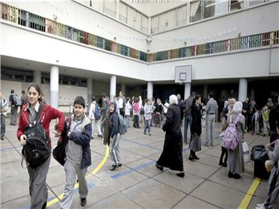 وزارة التعليم في لبنان تعلق الدراسة لأجلٍ غير مسمى مع استمرار الاحتجاجات