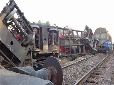 إصابة 7 عاملين بالسكة الحديد في انقلاب جرار قطار بالسويس