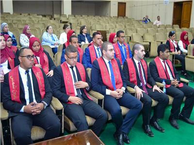  طلاب جامعة عين شمس في مركز إعداد القادة للقطاع الحكومي