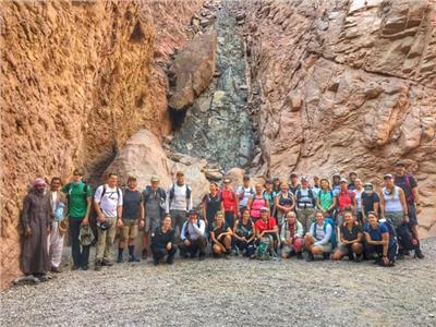 صور| 32 سائحًا دنماركيًا يقضون إجازاتهم بين جمال الطبيعة في جنوب سيناء
