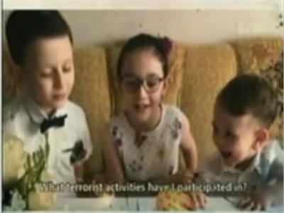 فيديو| دفنا طفليهما بأيدهما بعد أن ماتا غرقا أثناء هروبهما من بطش أردوغان