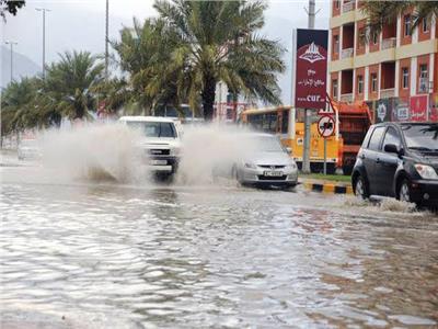 بالفيديو| سيول غزيرة في الإمارات.. وغرق «مول تجاري» في دبي