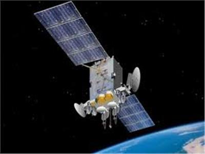 إطلاق القمر الصناعي المصري الأول للاتصالات «طيبة 1» خلال أيام