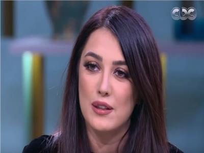فيديو| كندة علوش ترد.. هل منعها عمرو يوسف من التمثيل؟