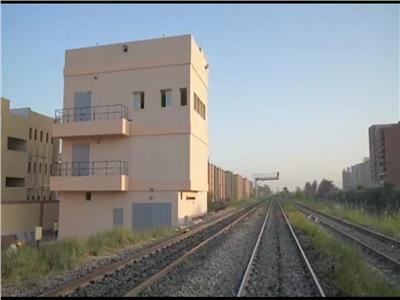 صور| دخول برج بني مزار للسكة الحديد الخدمة ضمن «تطوير الإشارات»