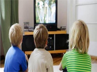 اليوم العالمي للتلفزيون| كيف يؤثر سلبيًا على وعي الأطفال؟