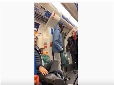 فيديو| «سيدة مسلمة» تتصدى لإساءات دينية ضد يهودي في لندن