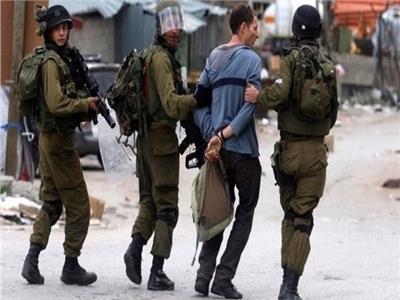 من بينهم شقيق الشهيد أبو دياك..الاحتلال الإسرائيلي يعتقل 16 مواطنا من الضفة