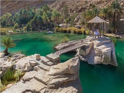 سلطنة عُمان تتوج بـ«أفضل وجهة سياحية عالمية» لهواة الطبيعة