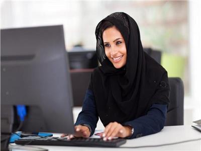  العمل السعودية تدرس تحديات عمل المرأة لتبني المساواة مع الرجل 