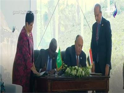 فيديو| شكرى ورئيس مفوضية الاتحاد الإفريقى يوقعان اتفاقية جديدة بمنتدى أسوان