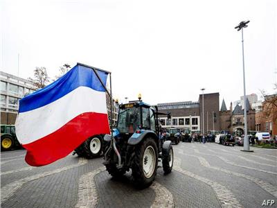 تظاهرات للمزارعين وعمال البناء بهولندا رفضًا لسياسات الحكومة مع التلوث