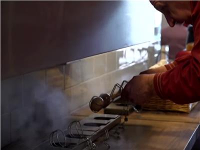 فيديو| مطعم يقدم إفطارًا مجانيًا لزبائنه مقابل هذه الخدمة