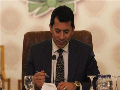 وزير الرياضة يشهد مباراة أساطير كرة القدم تحت سفح الأهرامات غدًا